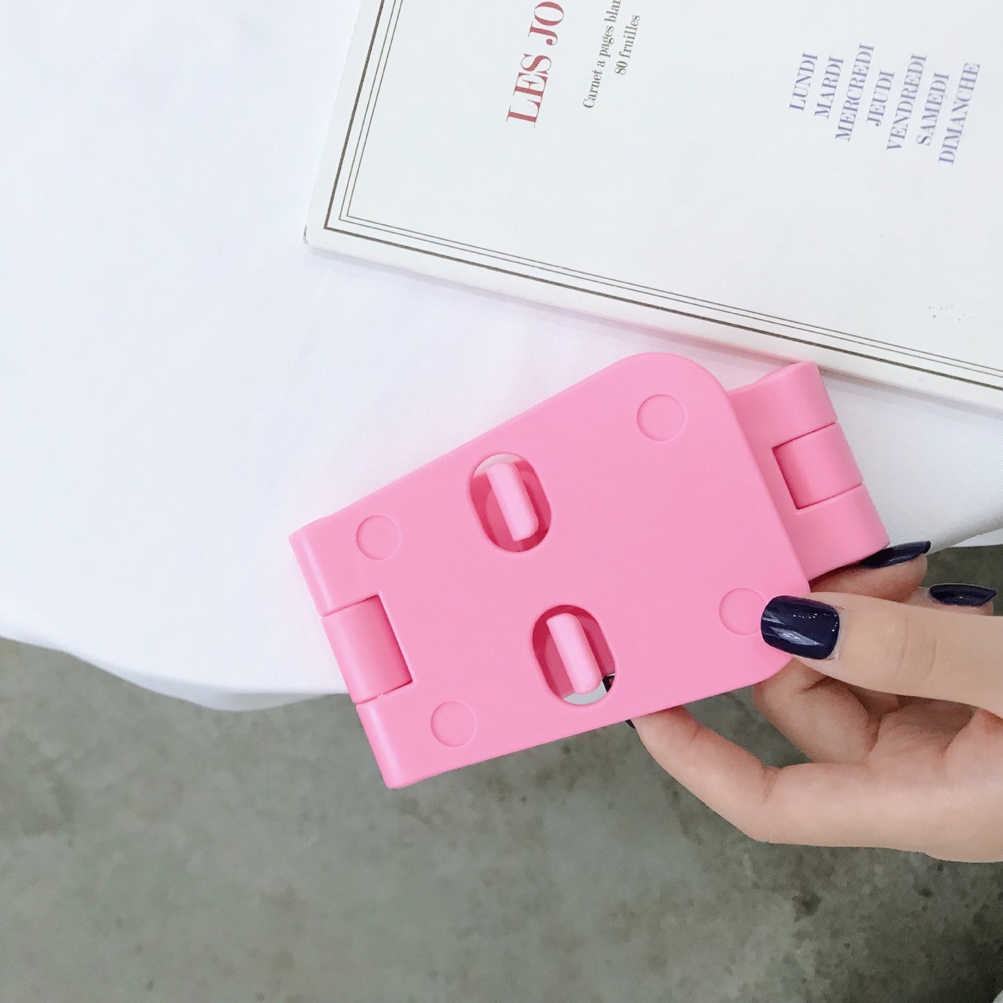 Plastic folding mobile phone live support