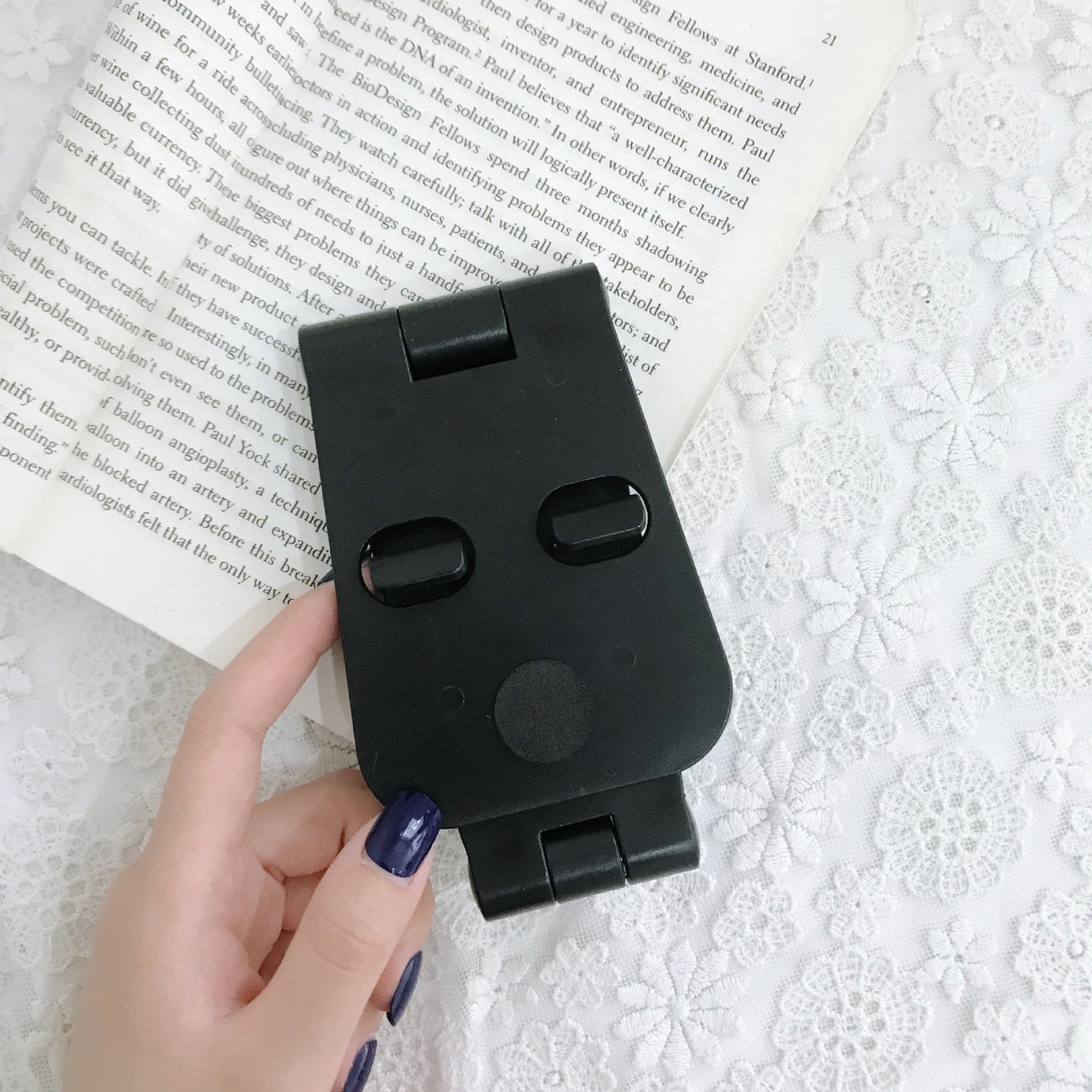 Plastic folding mobile phone live support